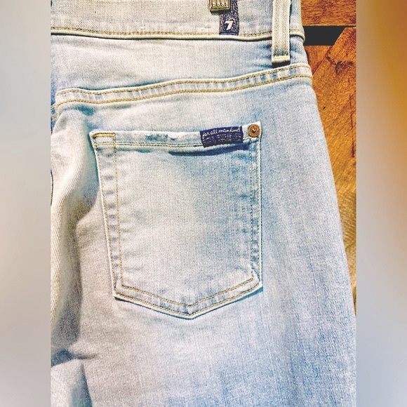 Like New!! 7FAMK Light Wash High Waist Vintage Bootcut Jeans - Picture 10 of 15
